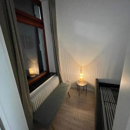 Retro Appartement Im Herzen Von Koeln Deutz Exterior foto